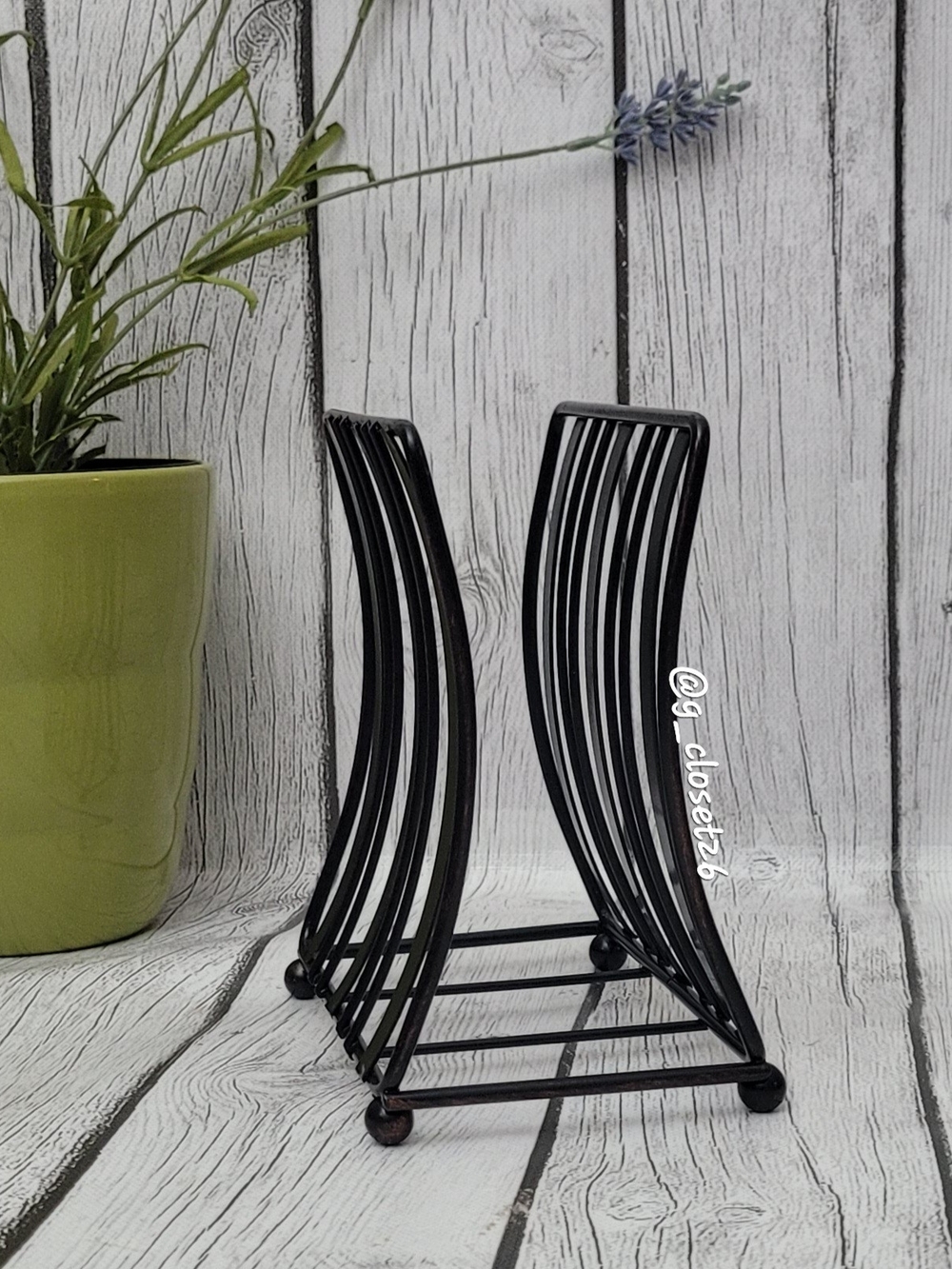 Curved Napkin Holder - Contemporary Home Dining
